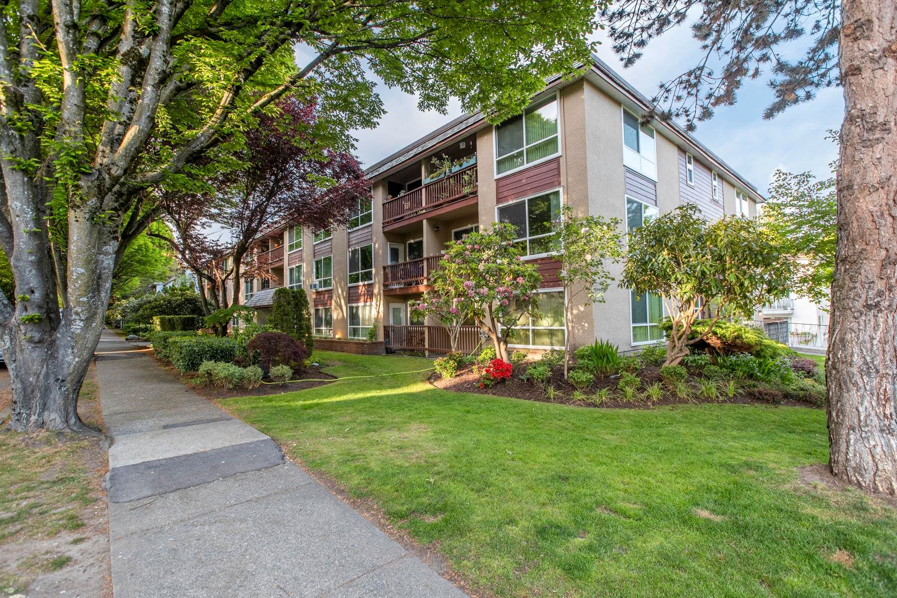 Main Photo: 206 8680 FREMLIN Street in Vancouver: Marpole Condo for sale (Vancouver West)  : MLS®# R2678057