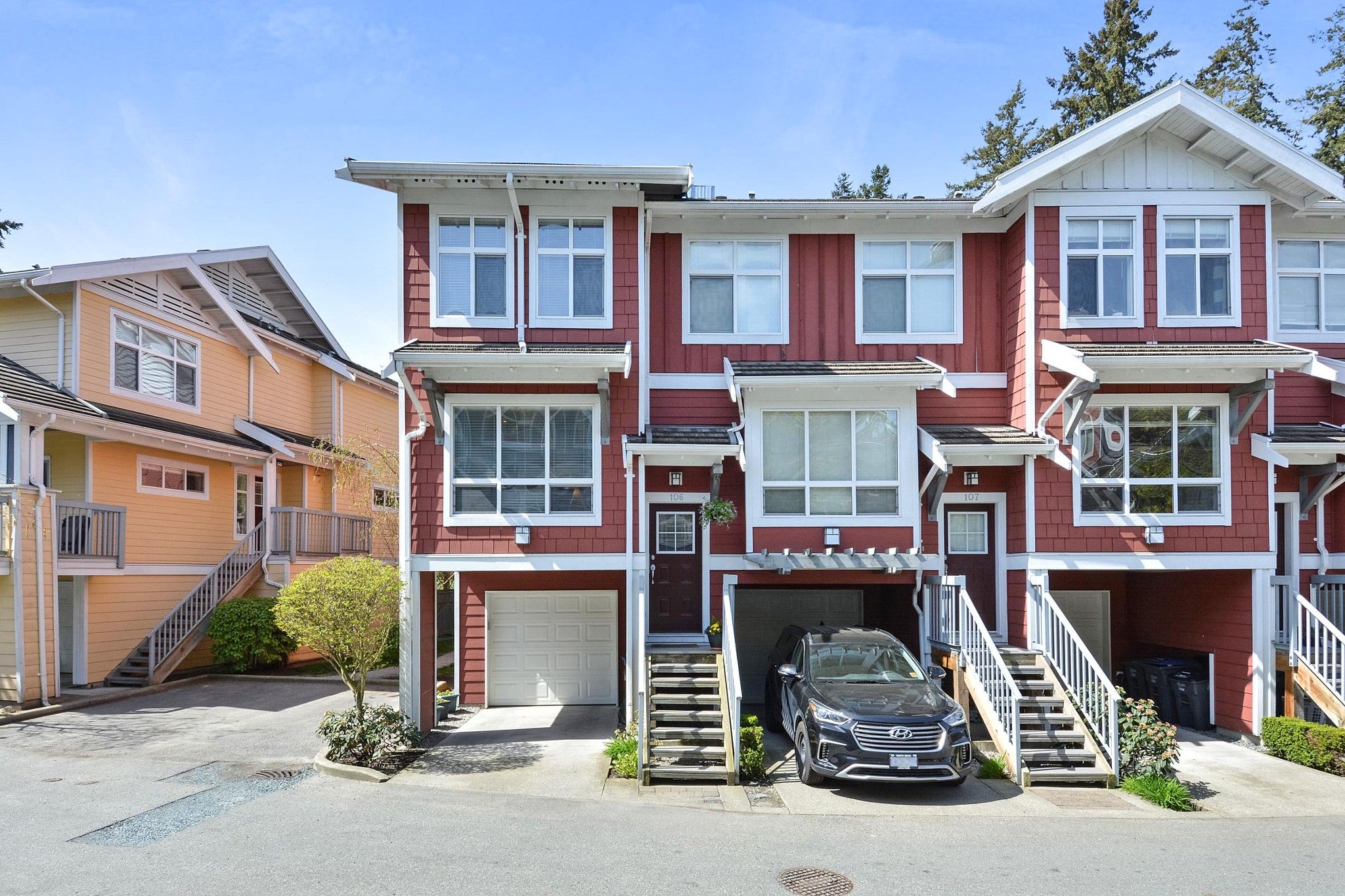 Main Photo: 106 15168 36 Avenue in Surrey: Morgan Creek Townhouse for sale in "SOLAY" (South Surrey White Rock)  : MLS®# R2259870
