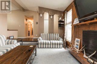 Photo 4: 62 Oxford Road W in Lethbridge: House for sale : MLS®# A2127062