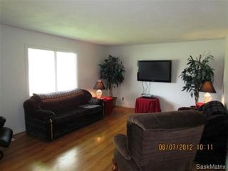 Photo 6: 233 5TH Street: Pilot Butte Single Family Dwelling for sale (Regina NE)  : MLS®# 439777