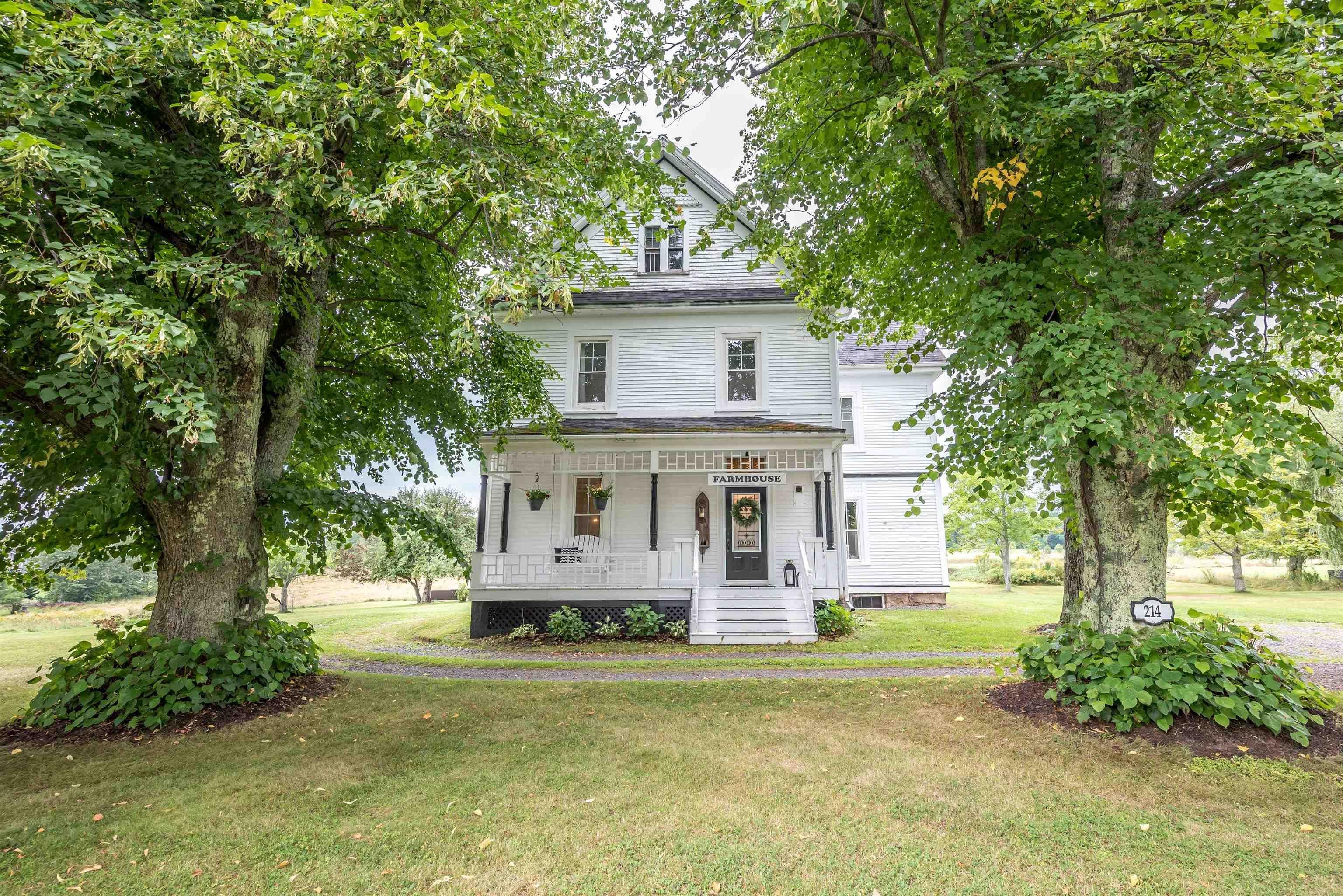 Main Photo: 214 Falmouth Dyke Road in Falmouth: Hants County Residential for sale (Annapolis Valley)  : MLS®# 202221186