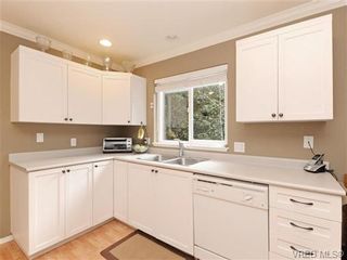 Photo 9: 6 540 Goldstream Ave in VICTORIA: La Fairway Row/Townhouse for sale (Langford)  : MLS®# 741789