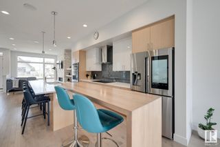 Photo 8: 8810 94 Street in Edmonton: Zone 18 House for sale : MLS®# E4301211