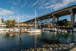Photo 4: 405 1502 ISLAND PARK Walk in Vancouver: False Creek Condo for sale (Vancouver West)  : MLS®# R2839361