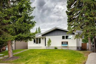 Photo 2: 2960 LATHOM Crescent SW in Calgary: Lakeview Detached for sale : MLS®# C4304822
