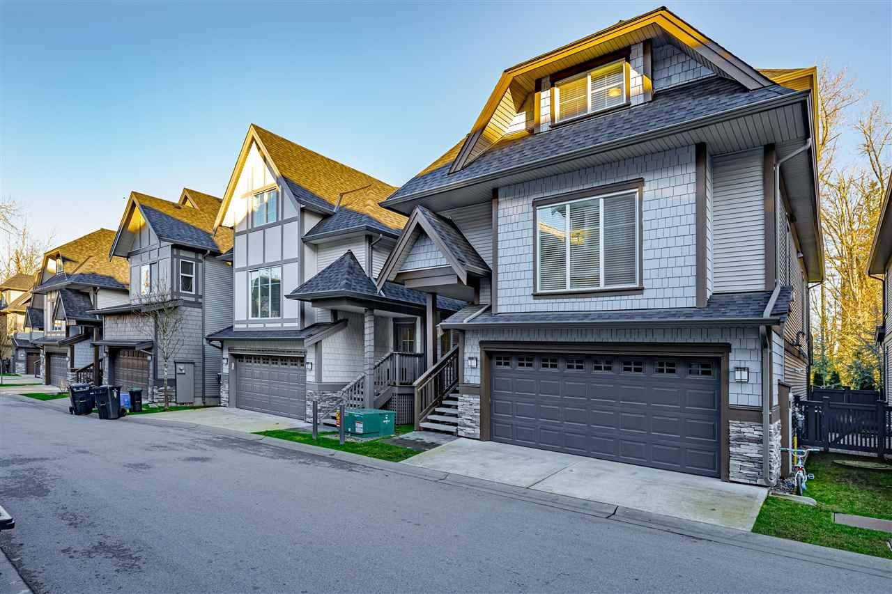 Main Photo: 11 8217 204B Street in Langley: Willoughby Heights Townhouse for sale in "Everly Green" : MLS®# R2530124