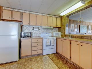 Photo 7: 10 124 Cooper Rd in View Royal: VR Glentana Manufactured Home for sale : MLS®# 916903