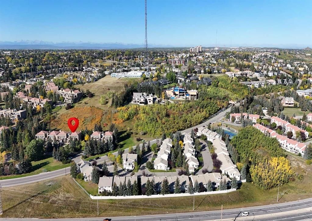 Main Photo: 4 305 Village Mews SW in Calgary: Patterson Apartment for sale : MLS®# A2081034