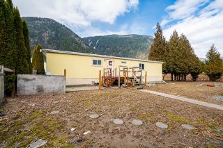 Photo 4: 39963 NORTH PARALLEL Road in Abbotsford: Sumas Mountain House for sale : MLS®# R2859037