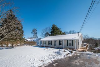 Photo 2: 924 Julie Drive in Kingston: Kings County Residential for sale (Annapolis Valley)  : MLS®# 202304350