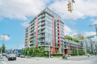 Main Photo: 607 38 W 1ST Avenue in Vancouver: False Creek Condo for sale in "The One" (Vancouver West)  : MLS®# R2855038