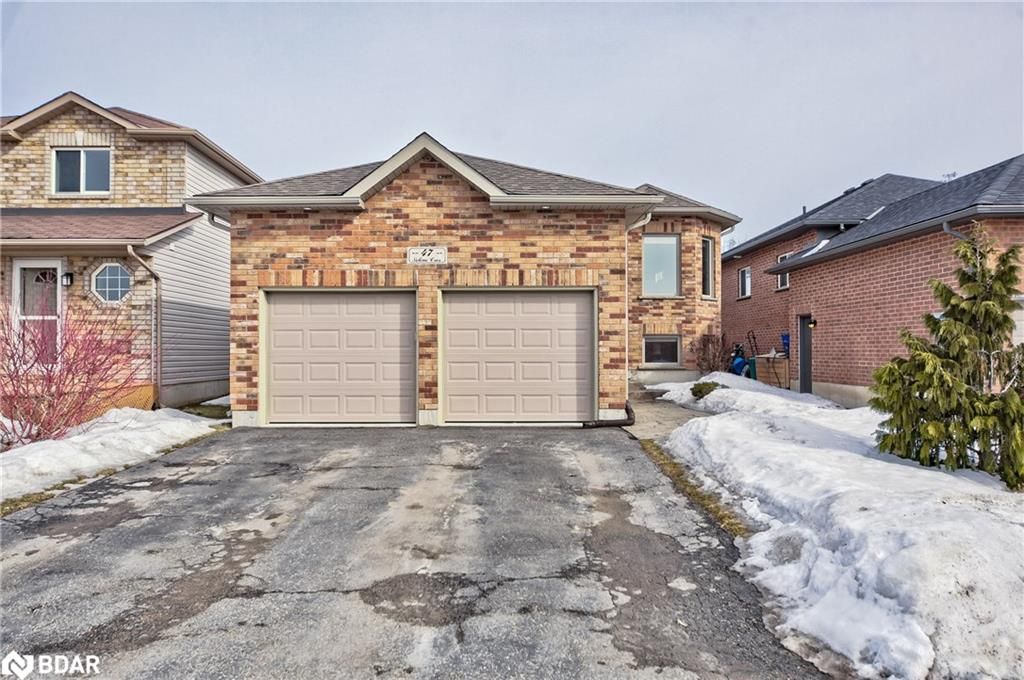 Main Photo: 47 SELINE Crescent in Barrie: House for sale