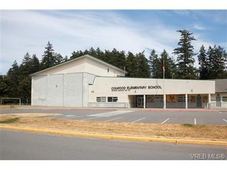 Photo 18: 522 BROUGH Pl in VICTORIA: Co Wishart North Half Duplex for sale (Colwood)  : MLS®# 681330