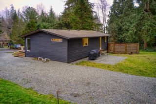 Photo 2: 837 PARK Road in Gibsons: Gibsons & Area House for sale (Sunshine Coast)  : MLS®# R2652445