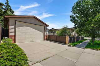 Photo 2: 28 Hawkridge Place NW in Calgary: Hawkwood Detached for sale : MLS®# A1246012