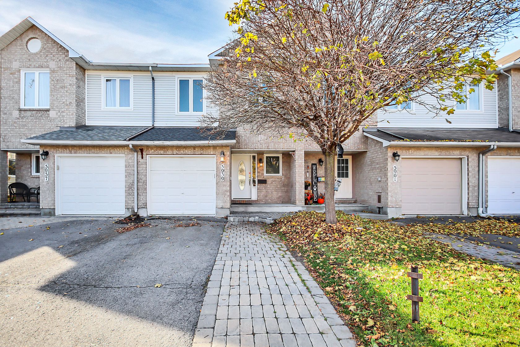 Main Photo: 5959 PINEGLADE Crescent in Ottawa: House for sale (Chapel Hill South)  : MLS®# 1325603