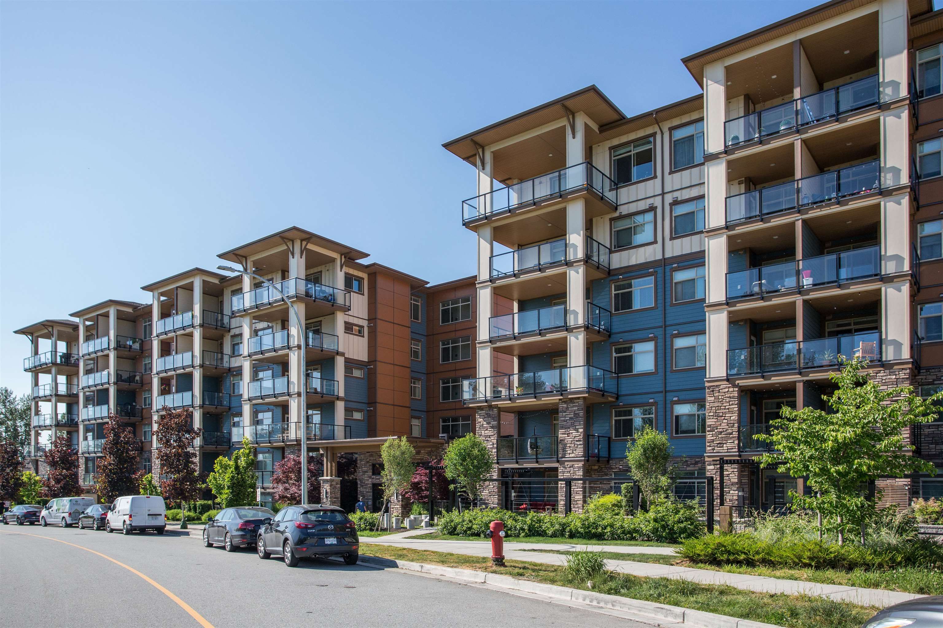 Main Photo: 207 20673 78 Avenue in Langley: Willoughby Heights Condo for sale : MLS®# R2781315