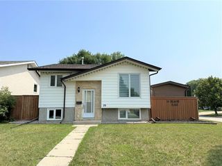 Photo 1: 29 Delorme Place in Winnipeg: Grandmont Park Residential for sale (1Q)  : MLS®# 202320442