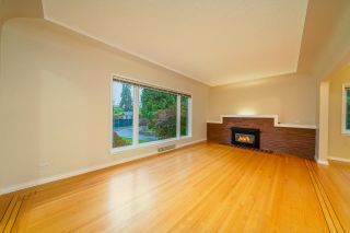 Photo 6: 2870 THORNCLIFFE Drive in North Vancouver: Edgemont House for sale : MLS®# R2626756