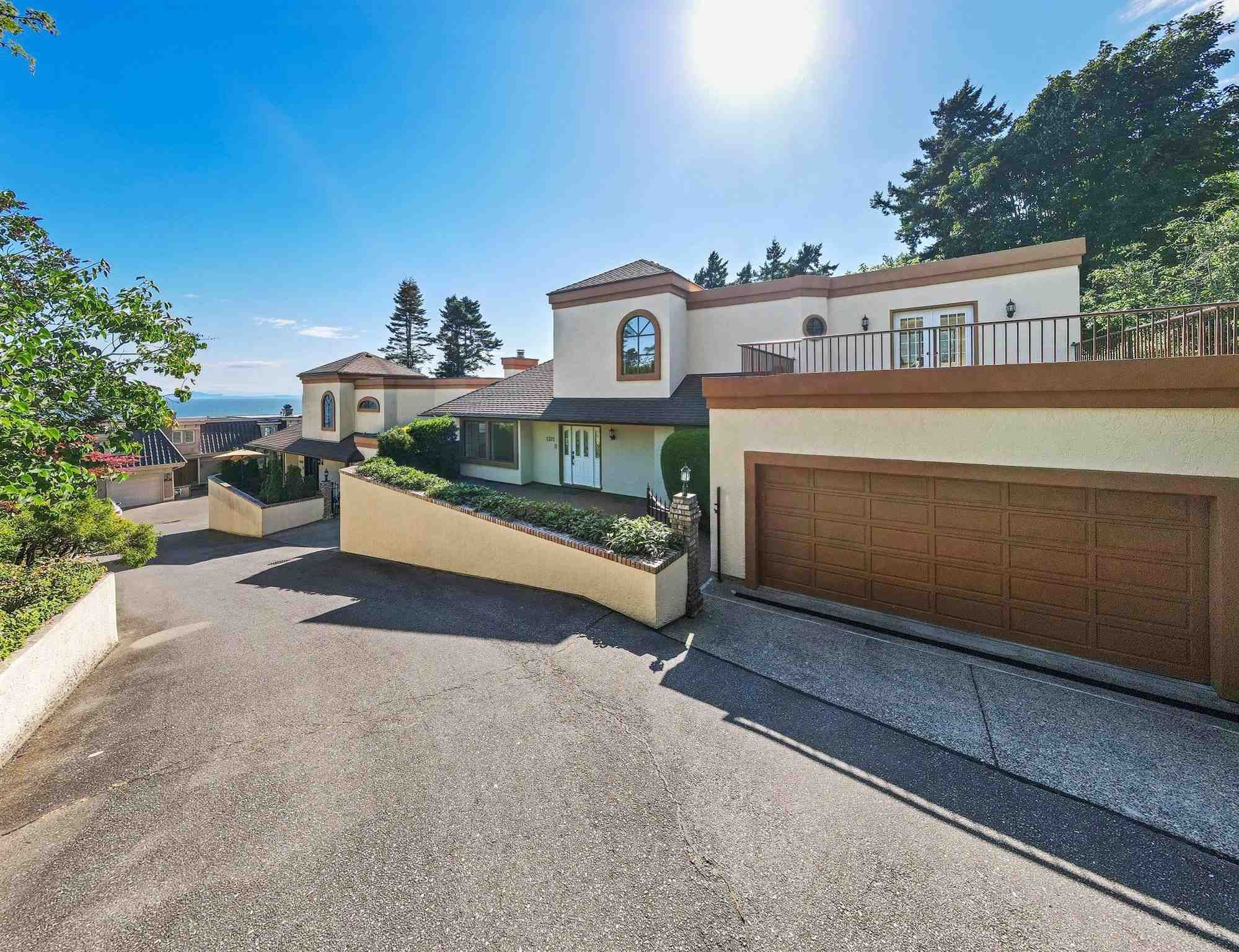 Main Photo: 1311 133A Street in Surrey: Crescent Bch Ocean Pk. House for sale in "Seacliffe Manor" (South Surrey White Rock)  : MLS®# R2605149