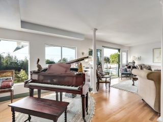 Photo 15: 3333 MARINE Drive in West Vancouver: West Bay House for sale in "West Bay" : MLS®# R2761097