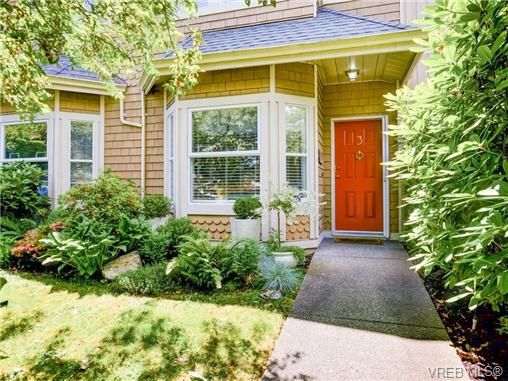 Main Photo: 3 1850 Fern St in VICTORIA: Vi Fernwood Row/Townhouse for sale (Victoria)  : MLS®# 734771