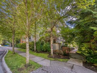 Photo 3: 410 6888 SOUTHPOINT Drive in Burnaby: South Slope Condo for sale (Burnaby South)  : MLS®# R2827186