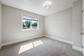 Photo 11: 427 36 Avenue NW in Calgary: Highland Park Semi Detached (Half Duplex) for sale : MLS®# A2002009