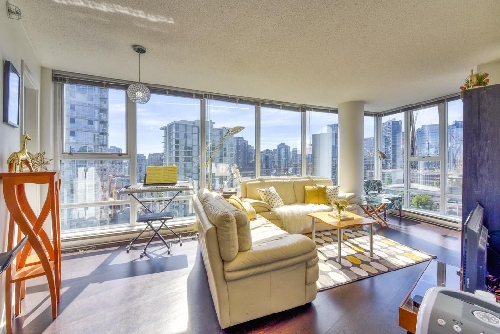 Main Photo: 2003 602 CITADEL Parade in Vancouver: Downtown VW Condo for sale in "SPECTRUM 4" (Vancouver West)  : MLS®# R2377722