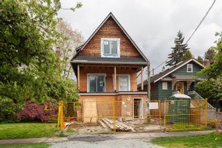 Photo 2: 3732 ONTARIO Street in Vancouver: Main House for sale (Vancouver East)  : MLS®# R2877324