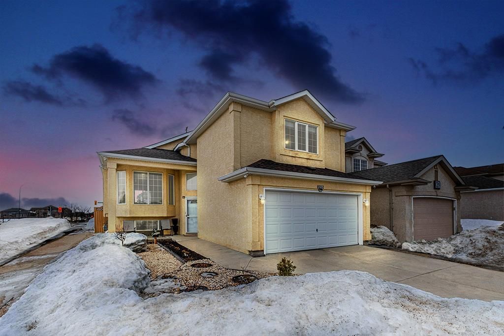 Main Photo: 223 Craigmohr Drive in Winnipeg: Richmond West Residential for sale (1S)  : MLS®# 202205345