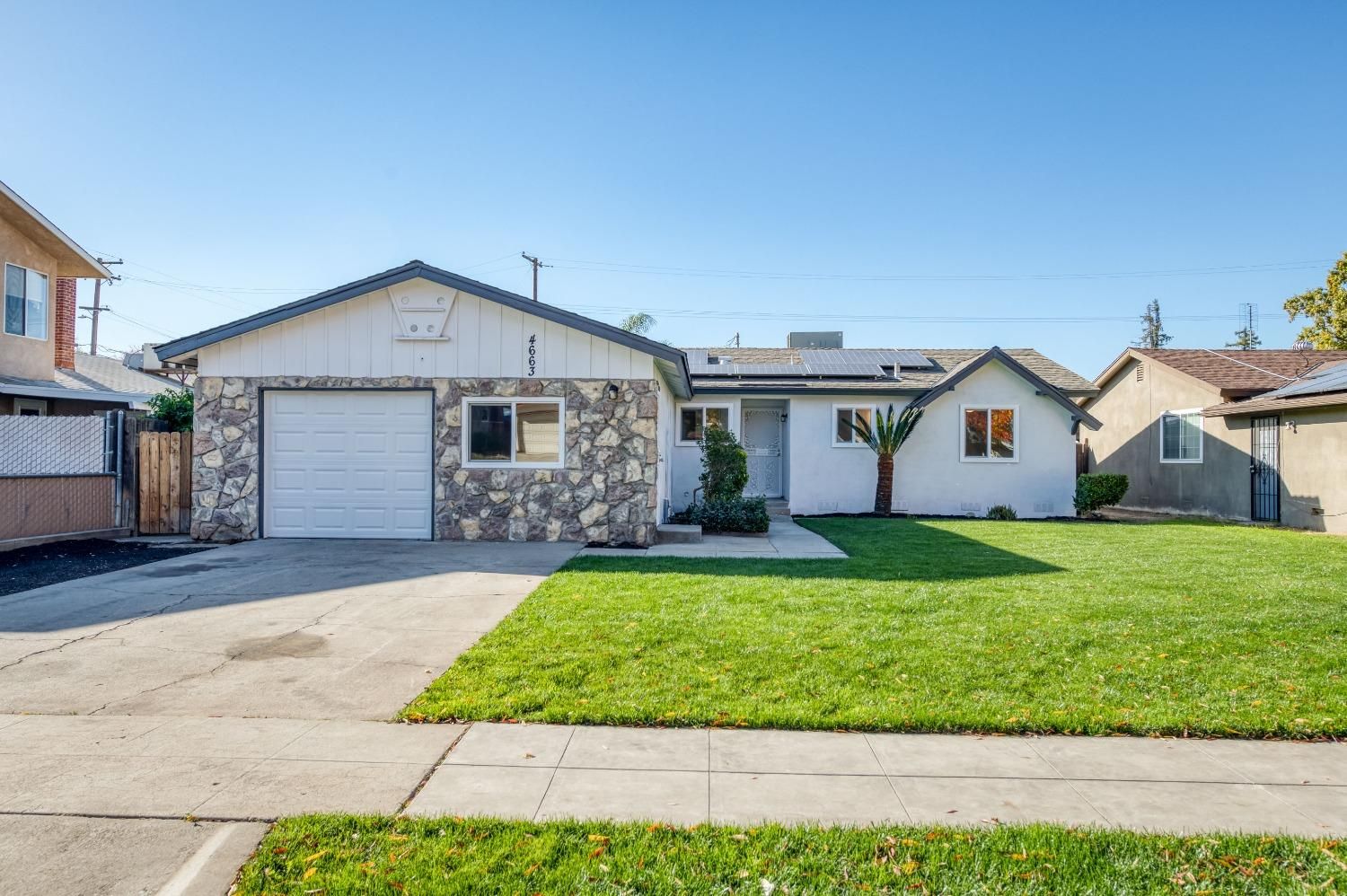 Main Photo: 4663 North Mariposa  Street in Fresno: Residential for sale : MLS®# 605067
