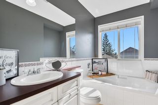 Photo 8: 75 SOMERGLEN Place SW in Calgary: Somerset Detached for sale : MLS®# A1036412