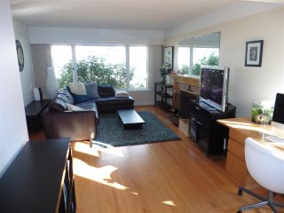 Photo 2: 1626 E 56TH Avenue in Vancouver: Fraserview VE House for sale (Vancouver East)  : MLS®# R2443664