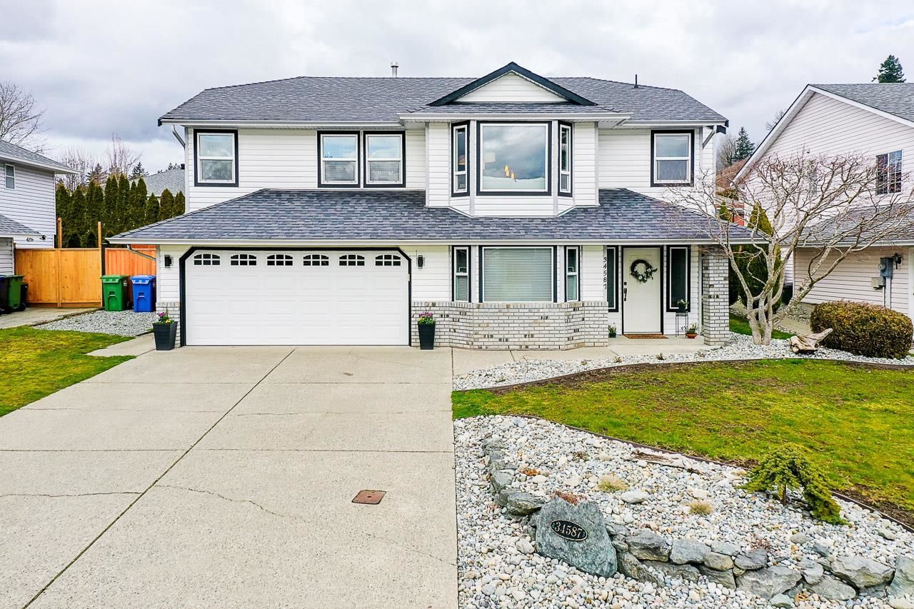 Main Photo: 34587 SANDON Drive in Abbotsford: Abbotsford East House for sale : MLS®# R2666780