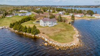 Photo 1: 20 Lakeshore Drive in East Lawrencetown: 31-Lawrencetown, Lake Echo, Port Residential for sale (Halifax-Dartmouth)  : MLS®# 202308870
