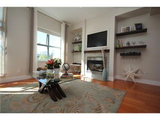 Photo 2: 8 1182 QUEBEC Street in Vancouver: Mount Pleasant VE Townhouse for sale in "CITY GATE" (Vancouver East)  : MLS®# V1025907