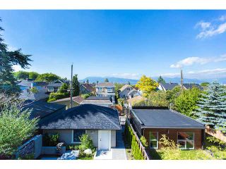 Photo 4: 3715 W 22ND Avenue in Vancouver: Dunbar House for sale in "DUNBAR" (Vancouver West)  : MLS®# V1070247