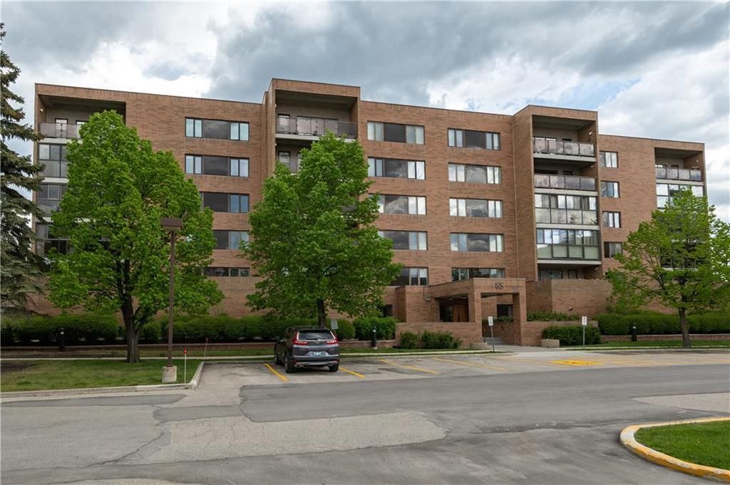 Photo 1: Photos: 603 85 Swindon Way in Winnipeg: Tuxedo Condominium for sale (1E)  : MLS®# 202219666
