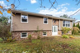 Photo 2: 38 Cloverleaf Drive in New Minas: Kings County Residential for sale (Annapolis Valley)  : MLS®# 202324463