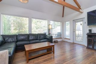 Photo 6: 9320/9316 Lochside Dr in North Saanich: NS Bazan Bay House for sale : MLS®# 886022