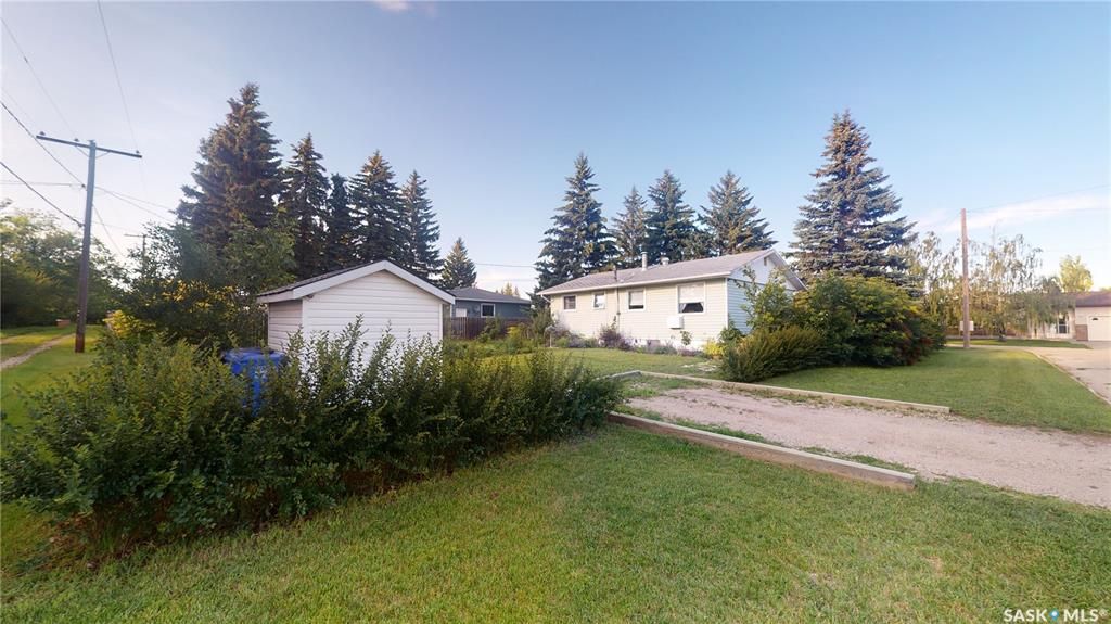 Main Photo: 200 Wilfred Street in Wawota: Residential for sale : MLS®# SK908219