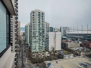 Photo 4: 2205 977 MAINLAND Street in Vancouver: Yaletown Condo for sale in "Yaletown Park 3" (Vancouver West)  : MLS®# R2480309