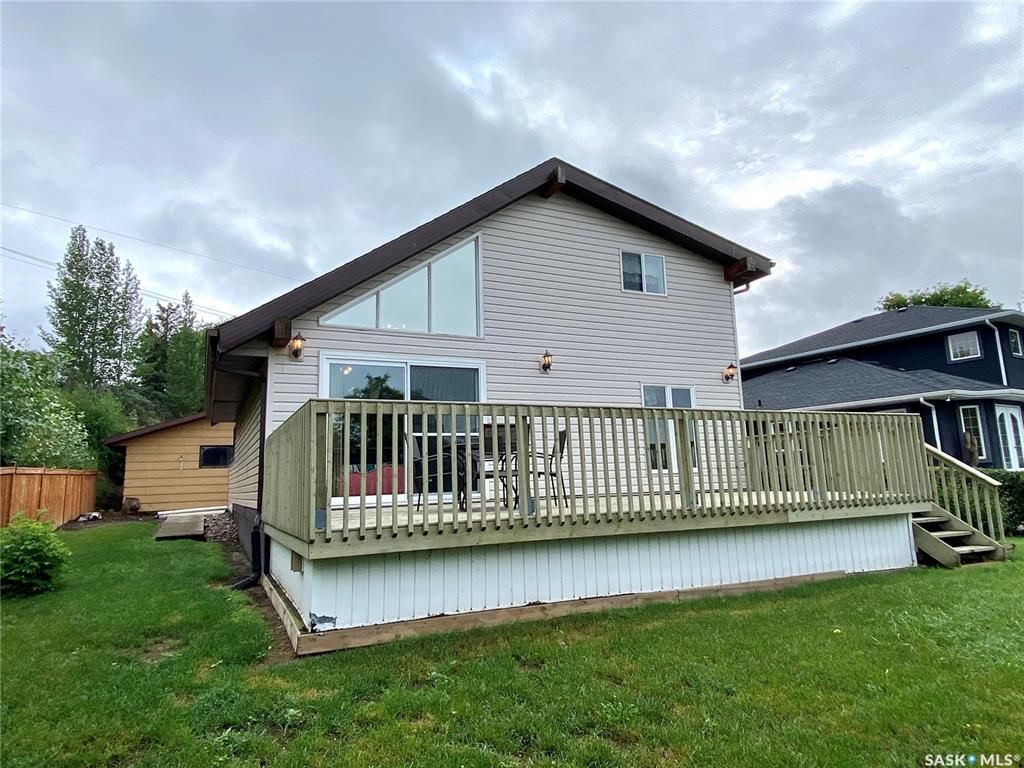 Main Photo: 1 Jackfish Lake Crescent in Days Beach: Residential for sale : MLS®# SK904728