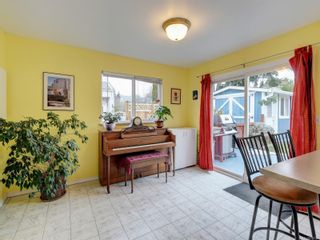 Photo 7: 2537 Garden St in Victoria: Vi Fernwood Half Duplex for sale : MLS®# 922783