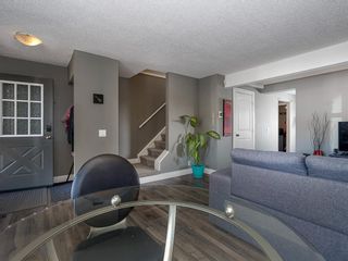 Photo 7: 70 Queen Anne Close SE in Calgary: Queensland Detached for sale : MLS®# A1194710