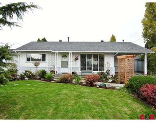 Photo 1: 17439 58A Ave in Surrey: Cloverdale BC House  (Cloverdale)  : MLS®# F2624324