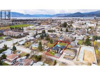 Photo 3: 3050 Holland Road in Kelowna: House for sale : MLS®# 10308563
