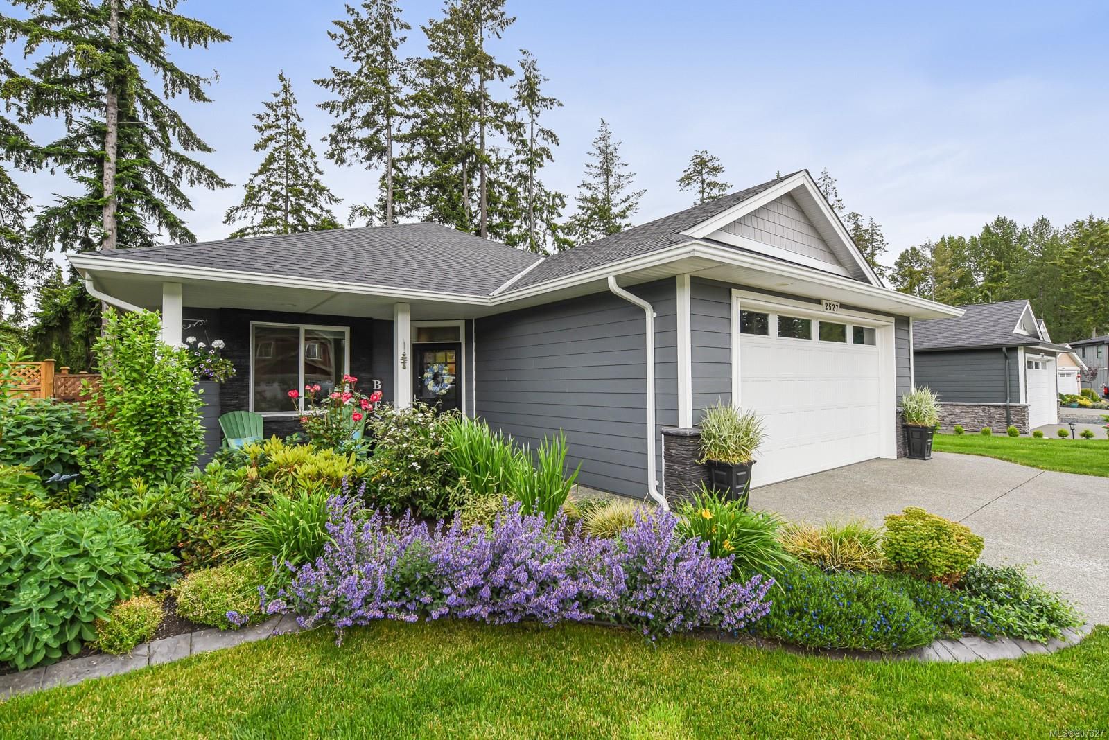 Main Photo: 2527 Brookfield Dr in Courtenay: CV Courtenay City House for sale (Comox Valley)  : MLS®# 907327