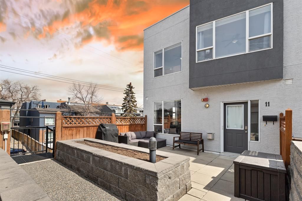 Main Photo: 11 2040 35 Avenue SW in Calgary: Altadore Row/Townhouse for sale : MLS®# A2041794